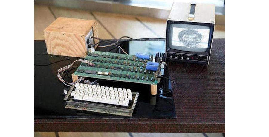 Самый первый компьютер Apple продан за 905 000 долларов на аукционе