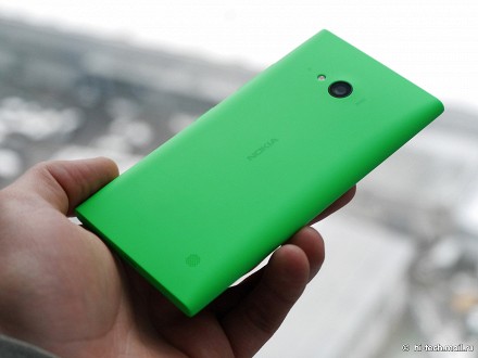 Обзор Nokia Lumia 735: недорогой смартфон с беспроводной зарядкой